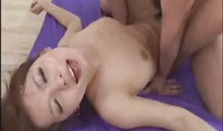 دخترک عکس سکسی شاشیدن زنان که با طلسم در اتوبوس بود