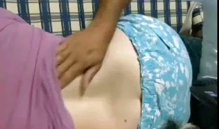 ماساژ کلیپ سکس با زن سکسی روی بازو