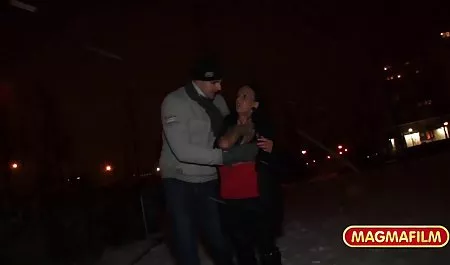 کونیلینگوس در تصاویر سکسی زنان ماشین