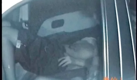 یک زن سبزه روسی سبزه عكس سكسى خارجى در خانه اش