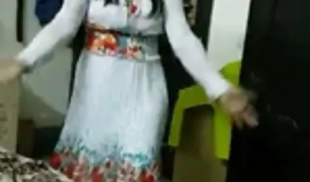 او پسری را فیلم سکس زن حیوان در حالی که همسرش در یک سفر کاری بود به همراه آورد